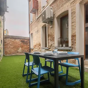 castello-apartment-with-garden-rr.hotelinveneto.com/